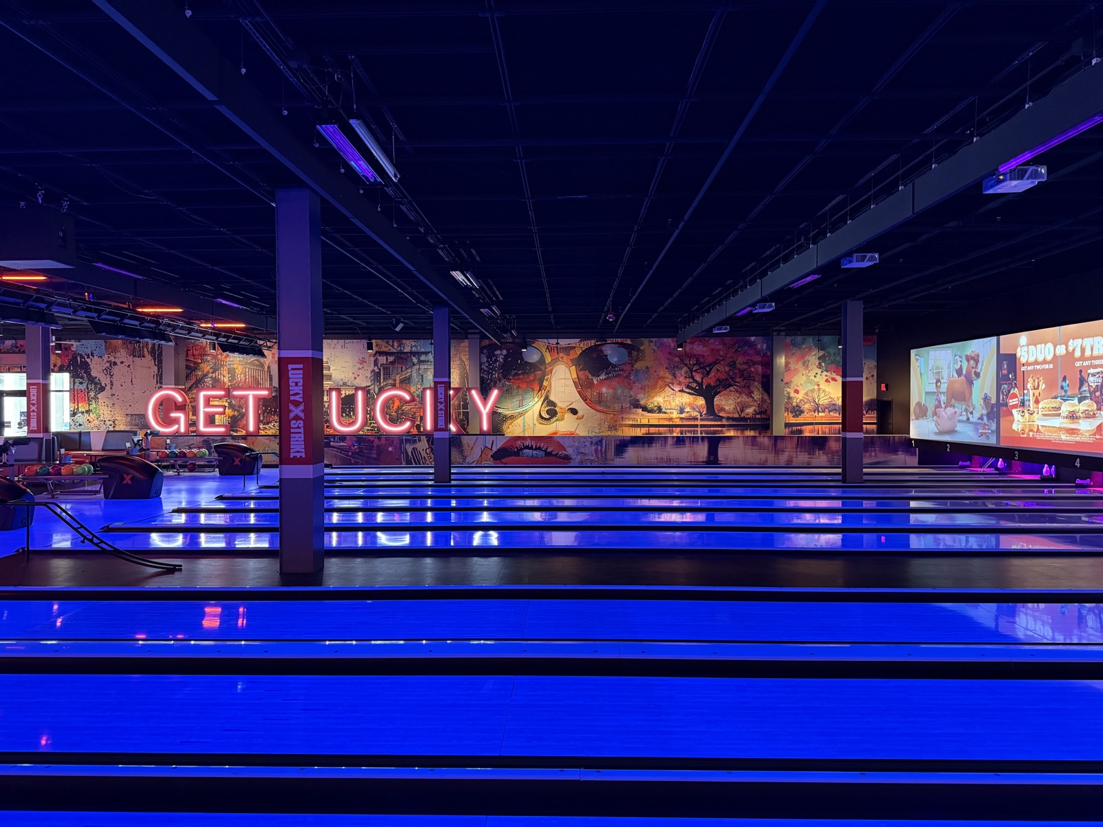 Large illuminated dimensional letters at entertainment venue